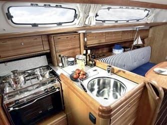 images/yachtbilder/bavaria/C31/c31-3.jpg