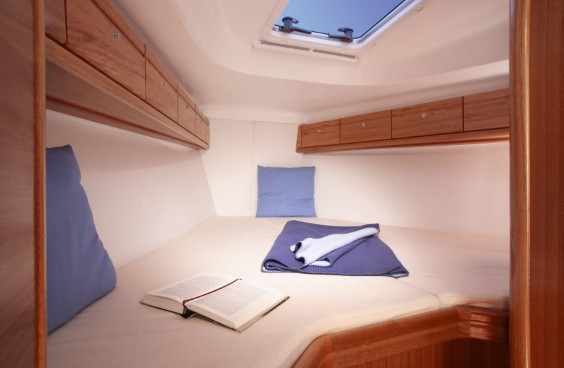 images/yachtbilder/bavaria/Cruiser%2037/klein-cruiser37-in-08.jpg