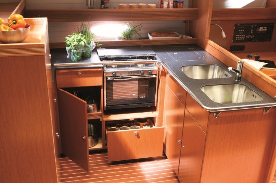 images/yachtbilder/bavaria/Cruiser%2051/klein-cruiser51-in-10.jpg