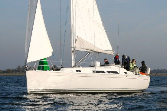 images/yachtbilder/hanse/Hanse 370/klein-hanse-370-aussenaufnahme-06.jpg