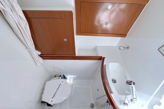 images/yachtbilder/beneteau/Oceanis 43/klein-oceanis-43-innenaufnahme-11.jpg