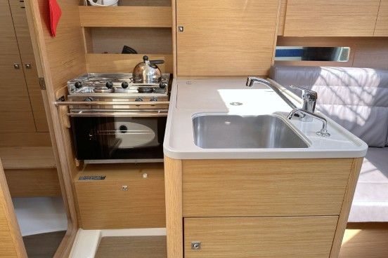 images/yachtbilder/dufour/Dufour 310 GL/klein-dufour-310-gl-innenaufnahme-07.jpg