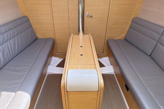 images/yachtbilder/dufour/Dufour 310 GL/klein-dufour-310-gl-innenaufnahme-09.jpg