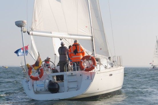 images/yachtbilder/beneteau/Oceanis 43/klein-oceanis-43-aussenaufnahme-05.jpg
