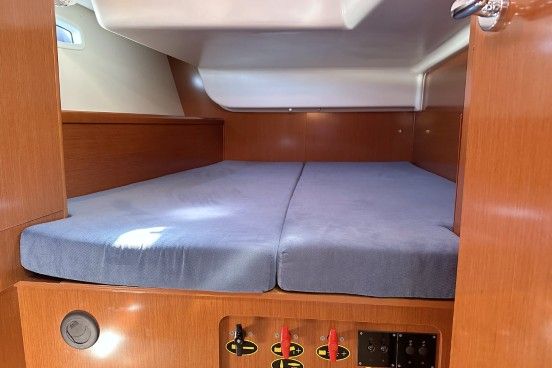 images/yachtbilder/beneteau/Oceanis 43/klein-oceanis-43-innenaufnahme-07.jpg