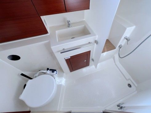 images/yachtbilder/hanse/Hanse 370/klein-hanse-370-innenaufnahme-08.jpg