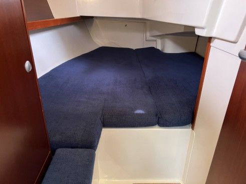images/yachtbilder/hanse/Hanse 320/klein-hanse-320-innenaufnahme-04.jpg