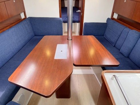 images/yachtbilder/hanse/Hanse 320/klein-hanse-320-innenaufnahme-08.jpg