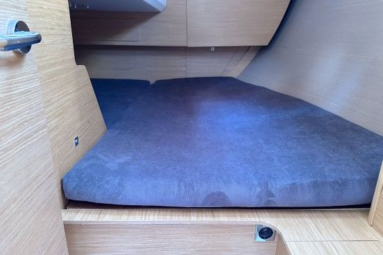 images/yachtbilder/dufour/Dufour 310 GL/klein-dufour-310-gl-innenaufnahme-05.jpg