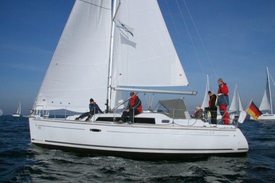 images/yachtbilder/beneteau/Oceanis 34.2/klein-oceanis-34-2-aussenaufnahme-04.jpg