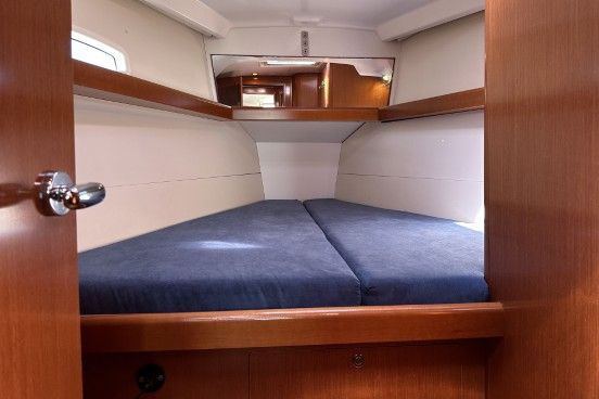 images/yachtbilder/beneteau/Oceanis 43/klein-oceanis-43-innenaufnahme-05.jpg