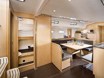 Bavaria C55 Salon