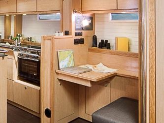 Bavaria C55 Navigationsecke