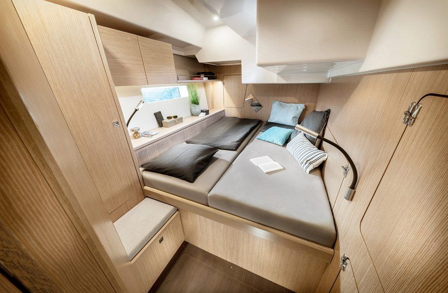 Bavaria Cruiser 50 interior