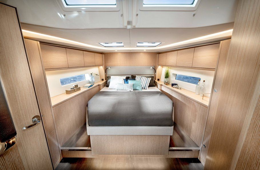 Bavaria Cruiser 50 interior