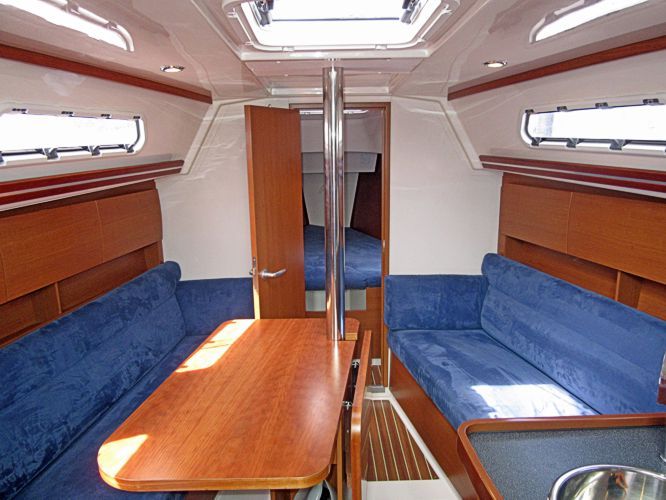 Hanse 325 Salon
